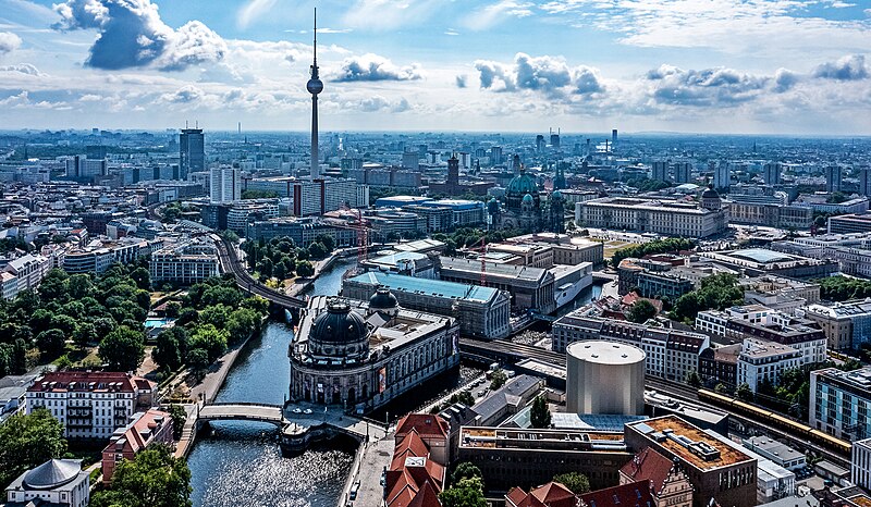 Museumsinsel_Berlin_Juli_2021_1_(cropped)_b
